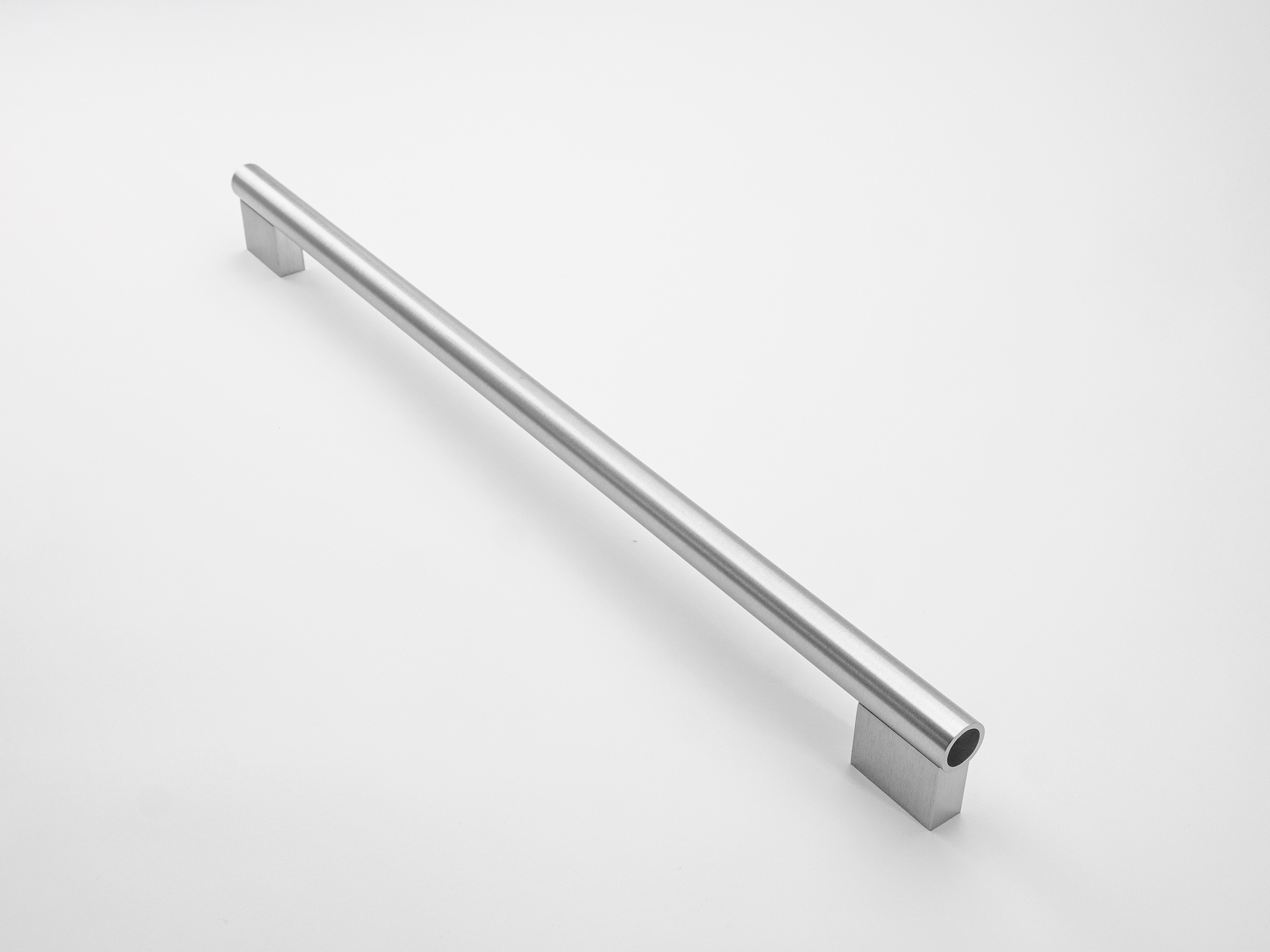 5-piece tubular handle from extruded aluminium - with 2 derlin caps with brushed and Anodized stainless steel spacers